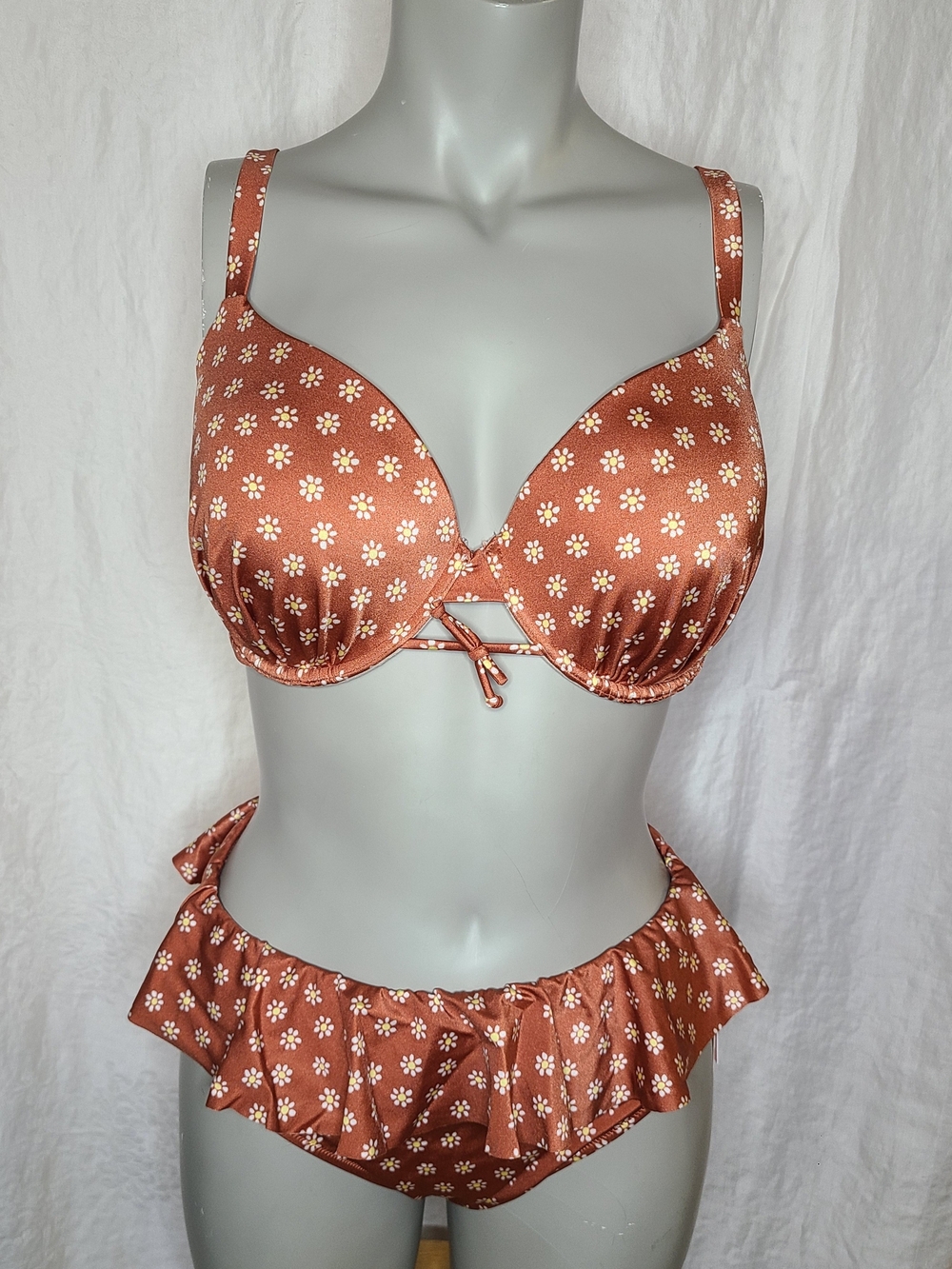 Victoria's Secret Rust Floral Ruffle Bikini Set - Picture 3 of 8